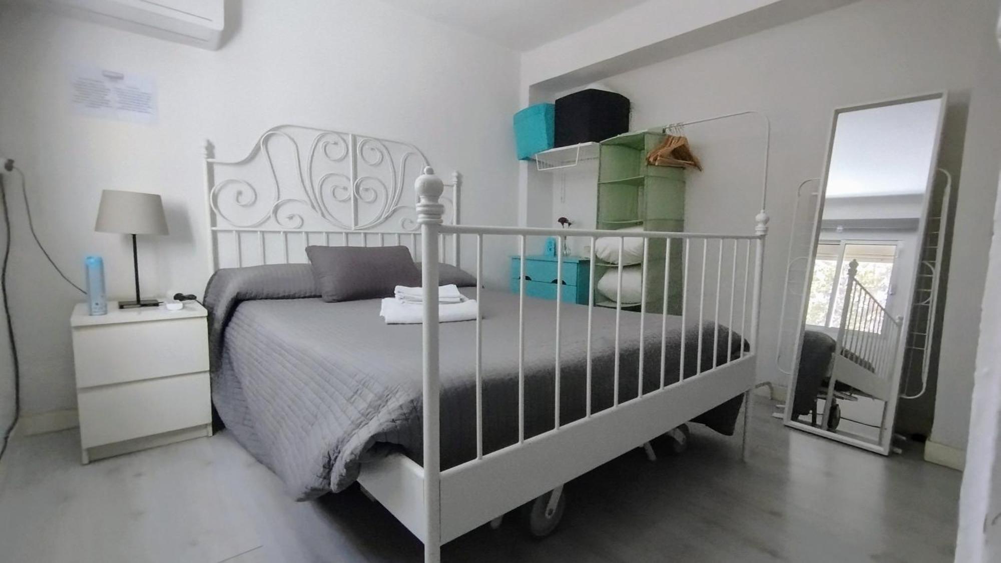 Apartamento 1 Dormitorio Y Salon Con Sofa Cama Bien Comunicado Con El Centro セビリア エクステリア 写真